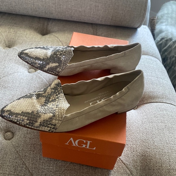 Attilio Giusti Leombruni ice-taupe/python flats. Orig price 400+ - Picture 1 of 8